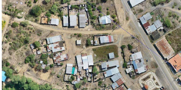 Ortofoto de un sector con viviendas junto al río Tumbes